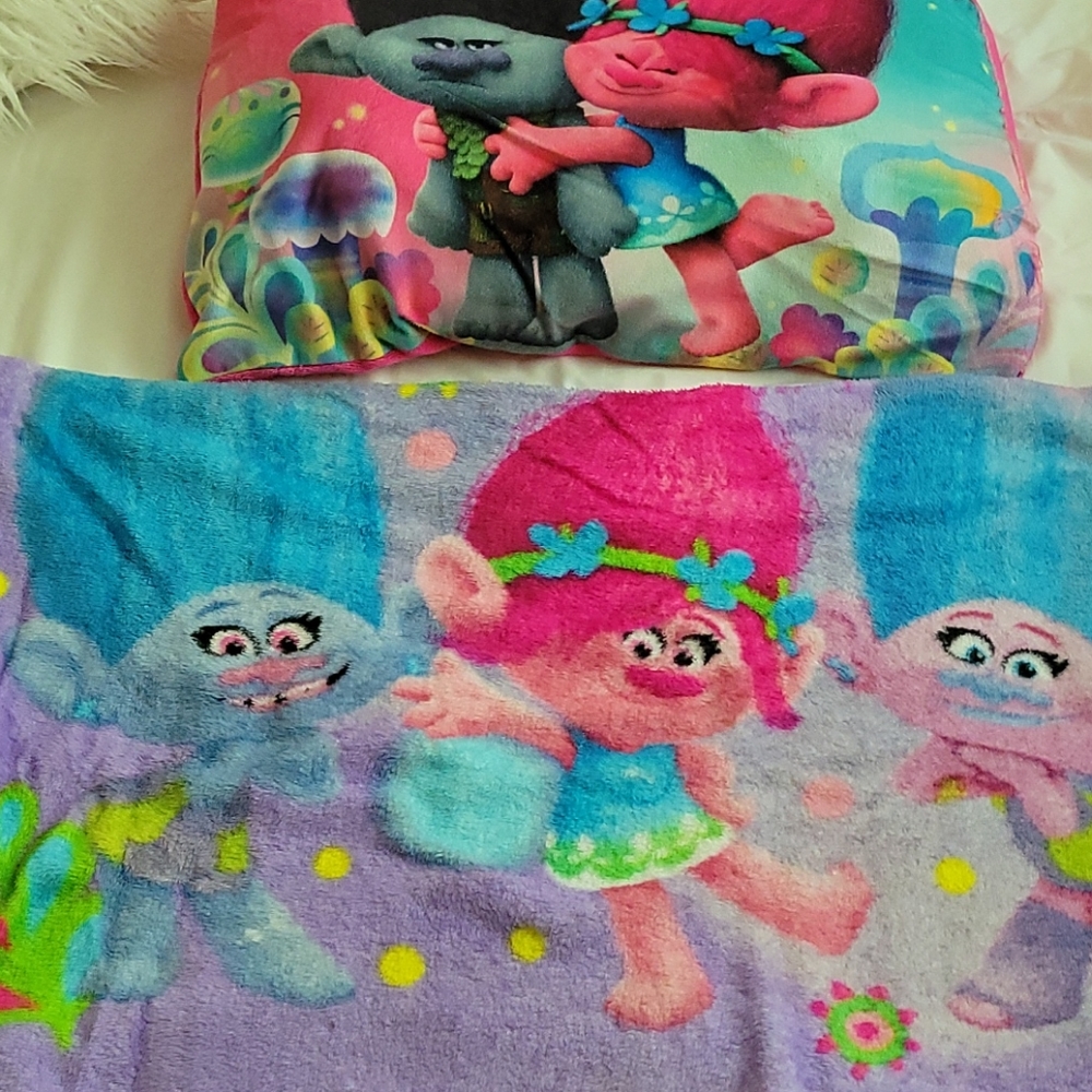 Trolls Pillow and blanket